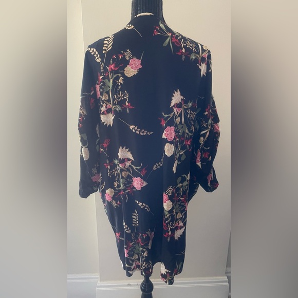 California Moonrise Floral Open Kimono Top Size Medium - Picture 5 of 11